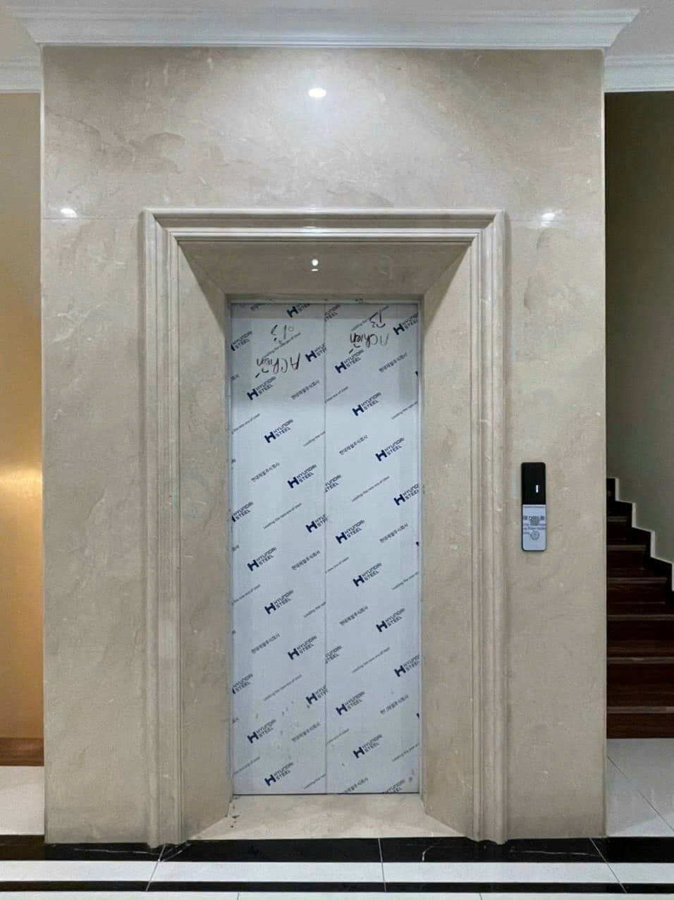 Tôi chủ nhà cho thuê nhà lô góc, mới,vỉa hè, 96m2- 5T, Giảng Võ_29 Tr - Ảnh chính